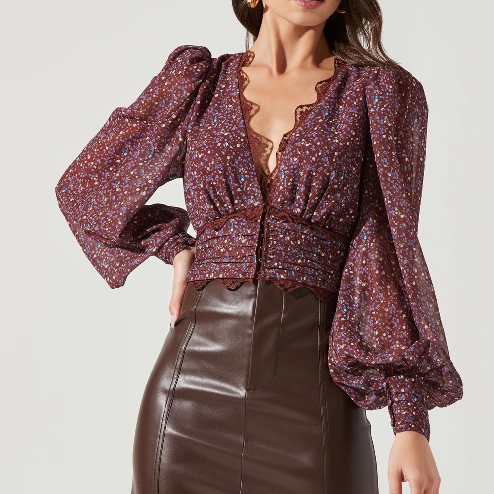 ASTR the Label Floral Top